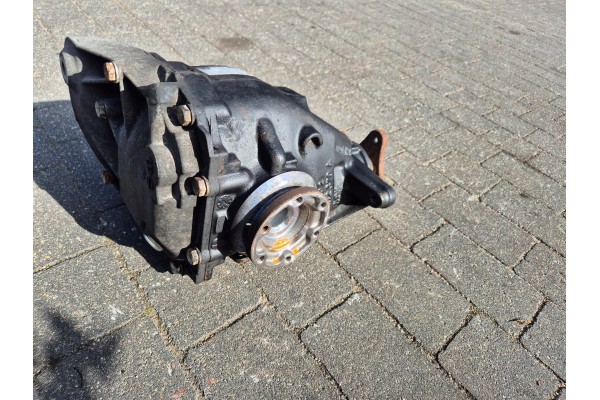 BMW E90 E91 E87 2 0D LCI LIFT REAR BRIDGE DIFFERENTIAL 7591073 01 Part manufacturer BMW OE