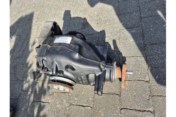 BMW E90 E91 E87 2 0D LCI LIFT REAR BRIDGE DIFFERENTIAL 7591073 01 Car type passenger cars