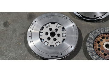 NISSAN JUKE F15 1 6 DIG T 2010 2019 CLUTCH PRESSURE WHEEL TWO MASS ORIGINAL Quality of parts according to GVO Q original with fa