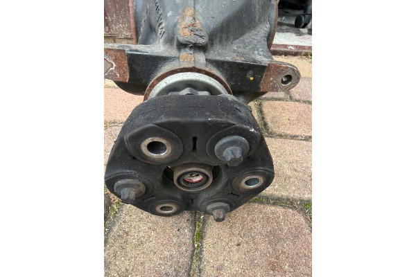 Rear differential BMW 3 F30 F35 F31 7605589 Catalog number of the part 7605589