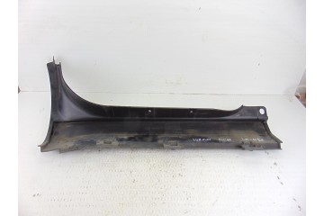 5801521532 MOLDURA IVECO DAILY FURGÓN Caja cerrada 45C... batalla 3000 2019 5801521532 200436 IVECO - 3