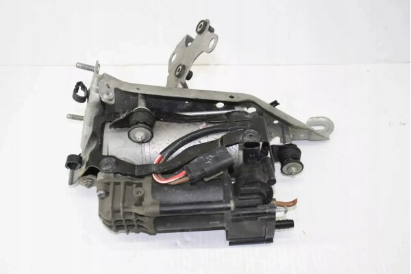 MERCEDES BENZ E W213 A2133200004 29008088 2016 SUSPENSION COMPRESSOR