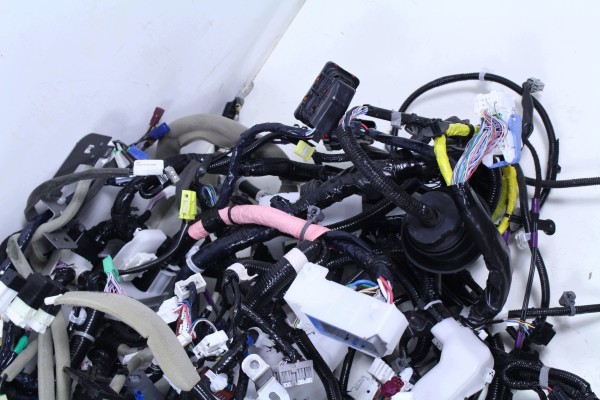 Installation of Nissan X Trail T33 E POWER E 4ORCE 2025 1 5 VC T Catalog number of the part Instalacja wiazka wnetrza Nissan X T