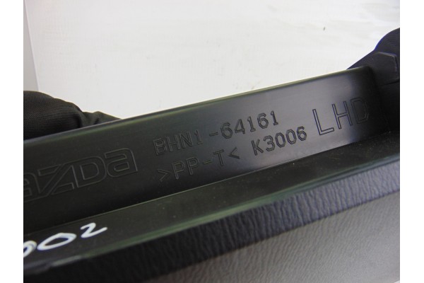 BHN1-646161 GUANTERA MAZDA 3 BERLINA / SEDÁN (BM/BN) Luxury 2014 BHN1-646161 201002 MAZDA - 5