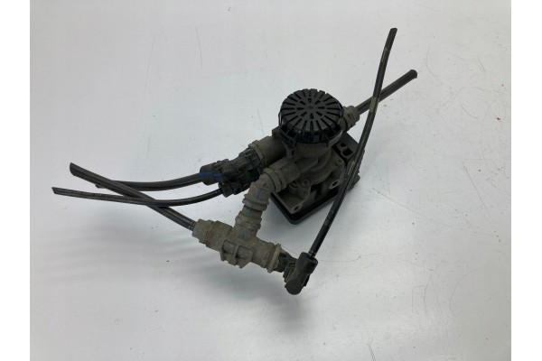 RENAULT RANGE T RANGE VALVE MODULATOR EBS FRONT 22225564 K102265 Part manufacturer Renault OE