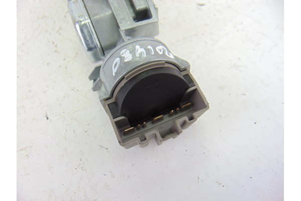 6E5T-15607-CA ANTIRROBO / LLAVE CONTACTO FORD FOCUS BERLINA (CB8) Trend 2011 6E5T-15607-CA 201480 FORD - 5