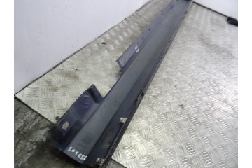 A2046900340 FALDON LATERAL MERCEDES-BENZ CLASE C (BM 204) BERLINA