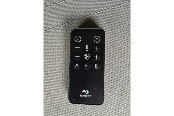 Aire Acondicionado Parking Dometic RTX 2000 para Camiones Ford F-Max