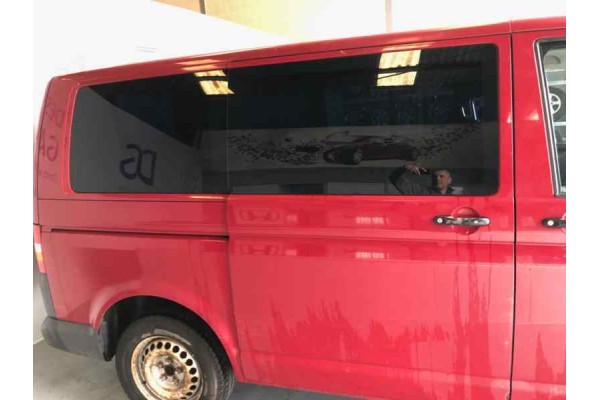 VOLKSWAGEN T5 TRANSPORTER FURGÓN/COMBI (7H) Combi - techo medio elevado