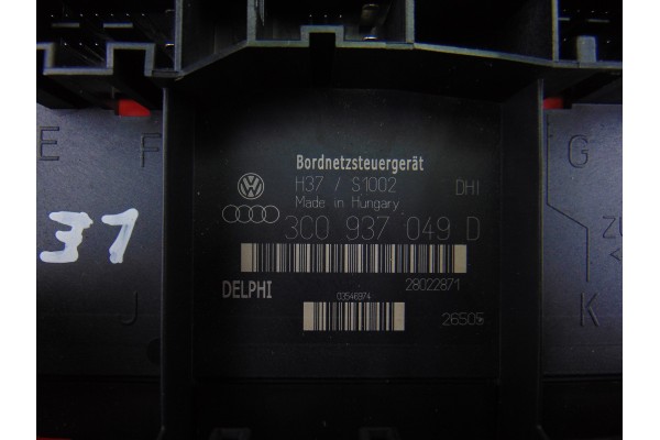 3C0937049D CAJA RELES / FUSIBLES SEAT LEON (1P1) Reference 2006 3C0937049D 201961 SEAT - 1