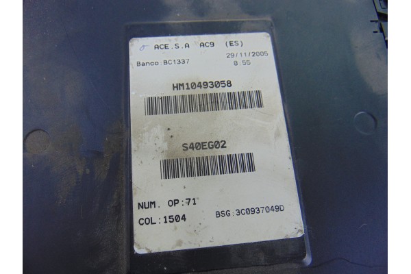 3C0937049D CAJA RELES / FUSIBLES SEAT LEON (1P1) Reference 2006 3C0937049D 201961 SEAT - 3