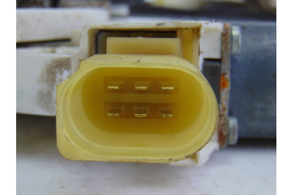 6 PIN ELEVALUNAS DELANTERO IZQUIERDO BMW SERIE 1 BERLINA (E81/E87) 118d 2007 6 PIN 202399 BMW - 3