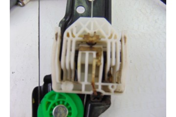 6 PIN ELEVALUNAS DELANTERO IZQUIERDO BMW SERIE 1 BERLINA (E81/E87) 118d 2007 6 PIN 202399 BMW - 4