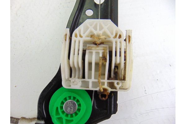 6 PIN ELEVALUNAS DELANTERO IZQUIERDO BMW SERIE 1 BERLINA (E81/E87) 118d 2007 6 PIN 202399 BMW - 5