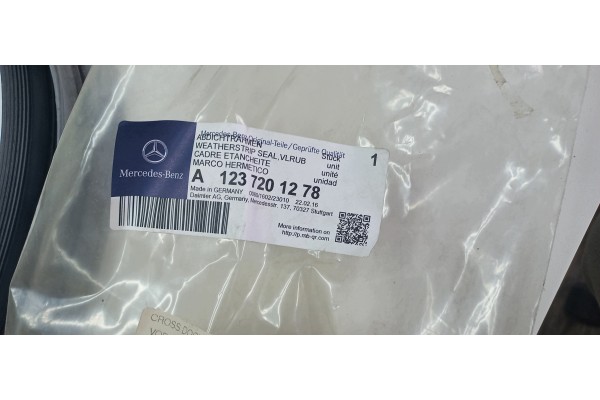 A1237201278 NEW ORIGINAL DOOR SEAL MERCEDES Packaging status original