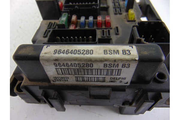9646405280  CAJA RELES / FUSIBLES CITROEN XSARA BERLINA 1.9 D SX 2002 9646405280 203283 CITROEN - 1