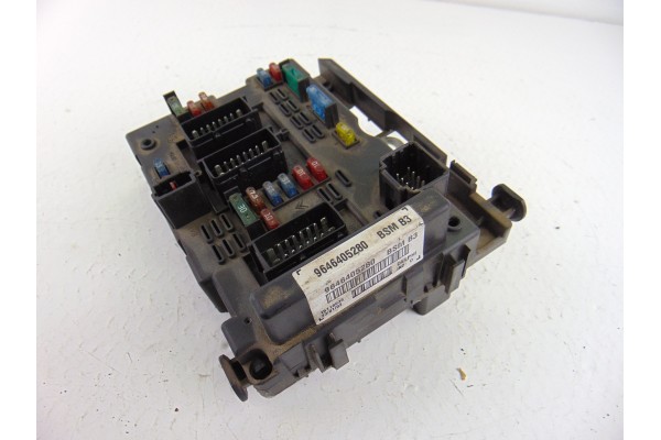 9646405280  CAJA RELES / FUSIBLES CITROEN XSARA BERLINA 1.9 D SX 2002 9646405280 203283 CITROEN - 2