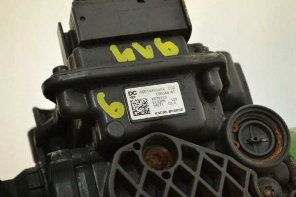 Base de Válvula Deshumidificadora Mercedes Actros MP4 0014460464