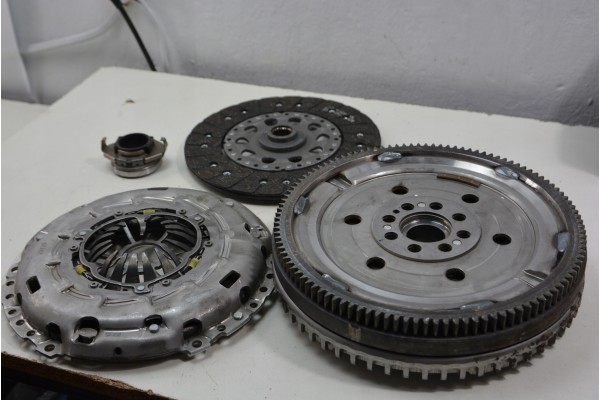 CLUTCH SET MAZDA 3 5 6 2 0 DI 02 10 D 600028900 LUK Car type cargo vans passenger cars