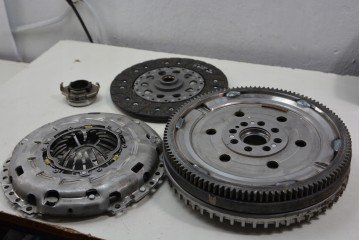 CLUTCH SET MAZDA 3 5 6 2 0 DI 02 10 D 600028900 LUK Car type cargo vans passenger cars