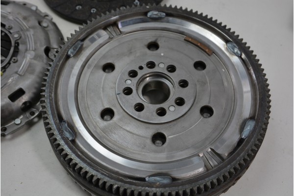 CLUTCH SET MAZDA 3 5 6 2 0 DI 02 10 D 600028900 LUK Product weight with unit packaging 16 kg