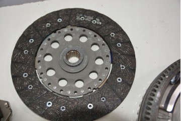CLUTCH SET MAZDA 3 5 6 2 0 DI 02 10 D 600028900 LUK Catalog number of substitutes ASHIKA 98 03 300 ASHIKA 98 03 302 JAPANPARTS K