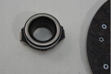 CLUTCH SET MAZDA 3 5 6 2 0 DI 02 10 D 600028900 LUK Catalog number of the original MAZDA FE6216510 MAZDA FE62 16 510 MAZDA FE62 