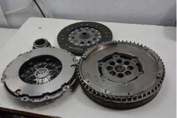 CLUTCH SET MAZDA 3 5 6 2 0 DI 02 10 D 600028900 LUK Version European