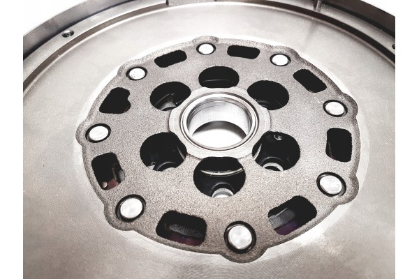 415024110_A TWO MASS WHEEL OPEL ASTRA SIGNUM VECT Quality of parts according to GVO P replacement with original quality