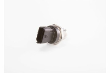 Bosch 0 281 002 907 Sensor fuel pressure Quality of parts according to GVO Q original with factory logo OEM OES