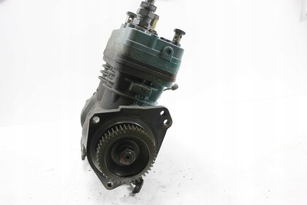 Two piston compressor head 04905533 air pump used efficient Part manufacturer Mercedes Benz OE