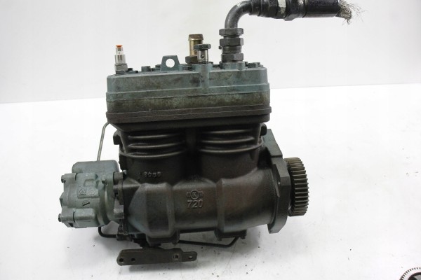 Two piston compressor head 04905533 air pump used efficient Catalog number of the part GOWICA KOMPRESORA 04905533