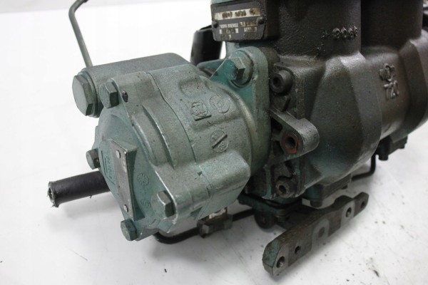 Two piston compressor head 04905533 air pump used efficient Car type passenger cars