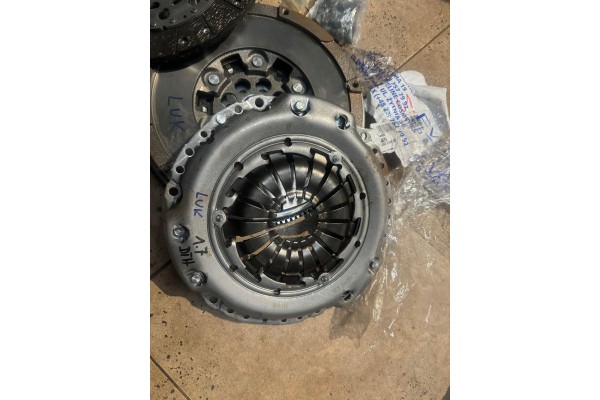 Two mass wheel clutch Opel Astra clutch Meriva Z17DTH combo Part manufacturer Schaeffler LuK