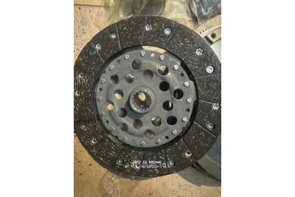 Two mass wheel clutch Opel Astra clutch Meriva Z17DTH combo Catalog number of the part 600 0166 00