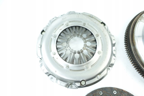Valeo 837361 Clutch flywheel set VAG 1 8 2 0 TFSI Engine type gasoline