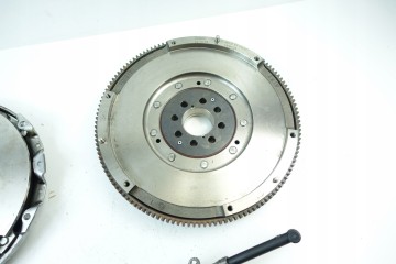 Valeo 837361 Clutch flywheel set VAG 1 8 2 0 TFSI Version European