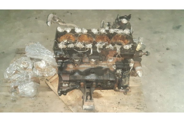Engine motor IVECO DAILY III 2 8 99 06R 8140 43B