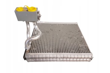 Air conditioning evaporator Renault Master III DEV23007 272813365R New Denso Part manufacturer Denso