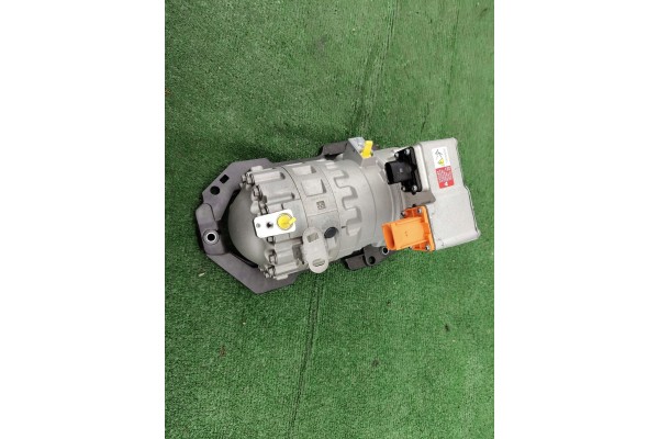 VW ID BUZZ GTX 250KW AIR CONDITIONING COMPRESSOR 1EA820808J MILEAGE 5 KM Catalog number of the part 0YQGERMANTEILE 1EA820808J 1E