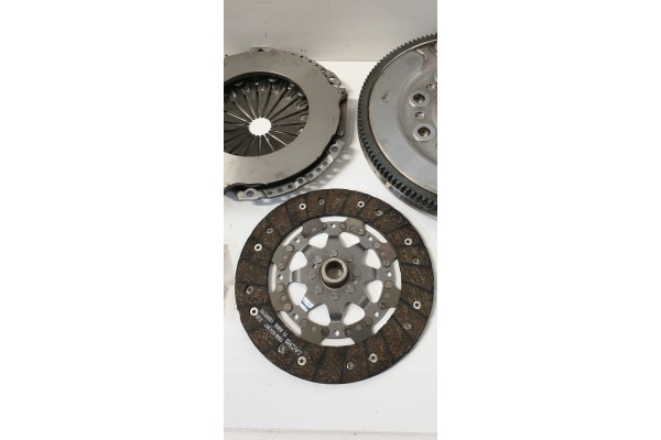 SACHS CLUTCH SET CITROEN C2 C3 C4 C5 BERLINGO 1 6 HDI 04 DMF Catalog number of substitutes AISIN SKE PE10 AISIN SWPS 010 ASHIKA 