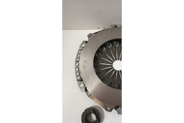 SACHS CLUTCH SET CITROEN C2 C3 C4 C5 BERLINGO 1 6 HDI 04 DMF Catalog number of the original CITROEN 16 289 331 80 CITROEN 16 289