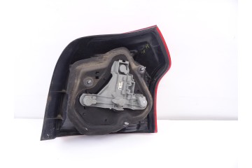  PILOTO TRASERO IZQUIERDO TOYOTA COROLLA (E12) 2.0 D-4D Sol Berlina 2004 208420 TOYOTA - 2