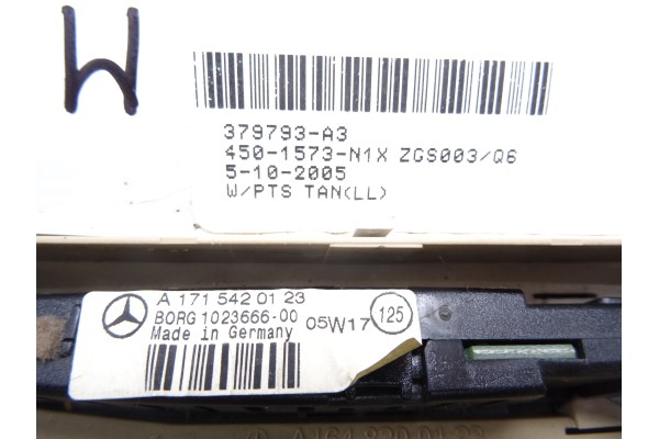 A1648200123  LUZ INTERIOR MERCEDES-BENZ CLASE ML (BM 164) 320 / 350 CDI (164.122) 2005 A1648200123 208629 MERCEDES-BENZ - 2