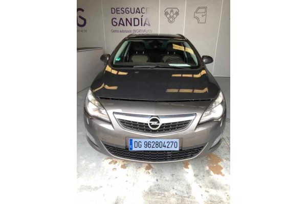 Opel Astra J Sports Tourer Sport 2011 para piezas | Desguace Gandia SL