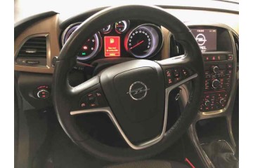 Opel Astra J Sports Tourer Sport 2011 para piezas | Desguace Gandia SL