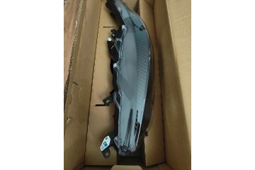 Headlight left Toyota Yaris IV 2020 ORIGINAL 81170 K0061 Car type passenger cars
