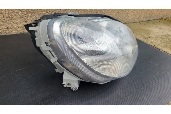 Headlight Lamp Front RIGHT Mercedes S Class S class W220 98 02 NEW Type of low beam headlights traditional halogen