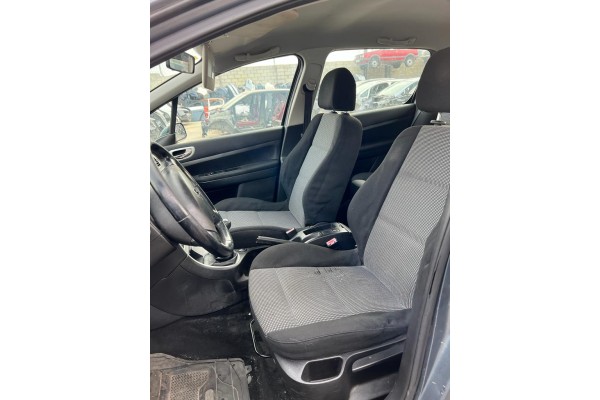 PEUGEOT 307 BERLINA (S2) X-Line