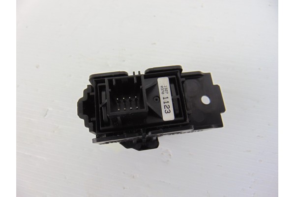 Interruptor, Opel Insignia Berlina Cosmo 2010, 13271123